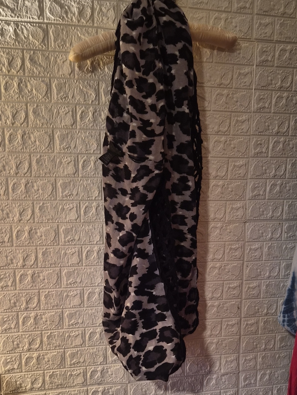 Leopard print with croquet infinity scarf steve madden